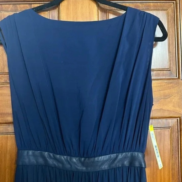 Alice + Olivia Triss Sleeveless Maxi Dress With Leather Trim - Picture 4 of 10